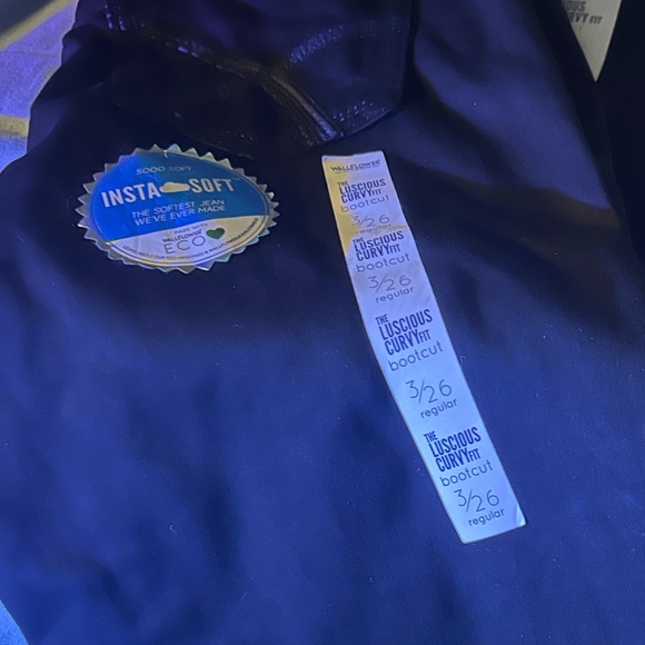 Black wallflower bootcut jeans. Size 3 and 26 in - Picture 5 of 8